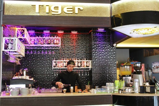 Beylikdüzü Tiger Cafe'de Sınırsız Çay Dahil 2 Kişilik Serpme Kahvaltı