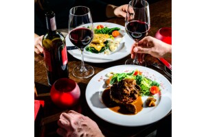 Doubletree By Hilton Piyalepaşa Hotel'de 14 Şubat Sevgililer Günü Özel Akşam Yemeği & Konaklama Seçeneği