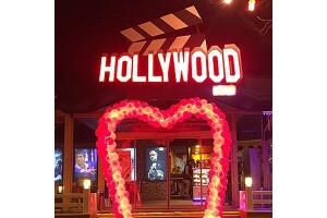 Boğaz Manzaralı Cafe Hollywoodcity Lounge’dan Sevgililer Gününe Özel Canlı Müzikli Romantik Akşam Yemeği