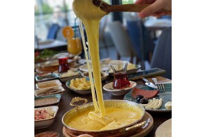 Bekiroğlu Karadeniz Sofrası'nda Zengin Karadeniz Serpme Kahvaltı Menüsü