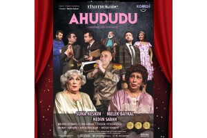 Suna Keskin, Melek Baykal ve Nedim Saban'ın Başrollerini Paylaştığı Efsane Bir Kadronun Sahnelediği 'Ahududu' Adlı Tiyatro Oyununa Bilet