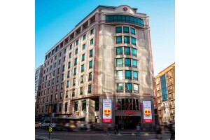 Ramada Plaza İstanbul City Center Hotel'de Kahvaltı Seçeneği İle Çift Kişilik Konaklama Keyfi