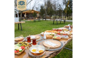 Beykoz Beyazköy'de Sınırsız Çay Eşliğinde Nefis Lezzetlerle Dolu Serpme Kahvaltı