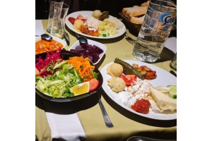 Beyzade Fasıl'da Canlı Müzik Eşliğinde Enfes Akşam Yemeği Menüsü