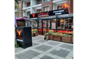 Vitello Steakhouse'da Enfes Köfte, Burger ve Steak Yemek Menüleri