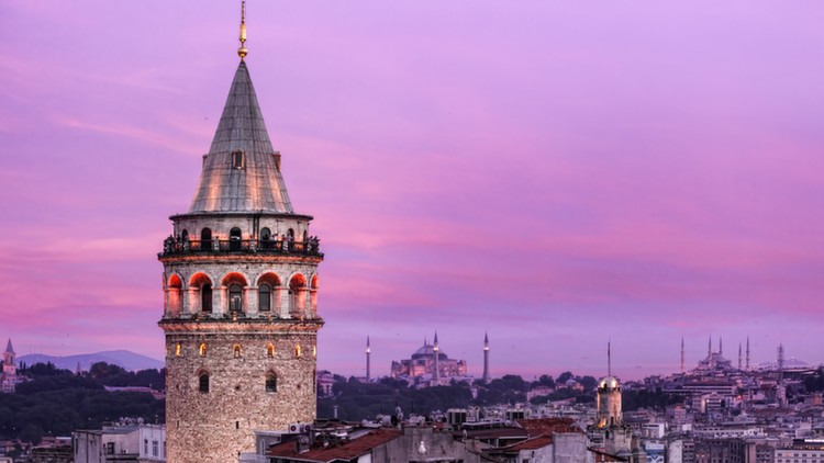 İstanbul Kulelerinin İlginç Hikayeleri